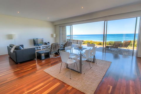 10-Day Surf Adventure From Brisbane To Sydney Including Coffs Harbour, Byron Bay And Gold Coast - Accommodation BNB 1