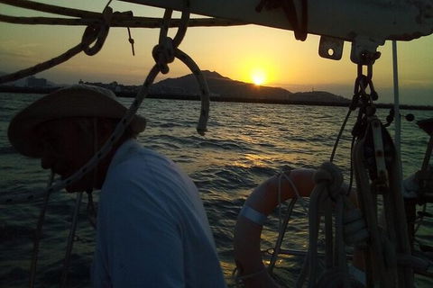 Townsville Lunchtime Sailing Cruise Boat Tour - Accommodation BNB 7