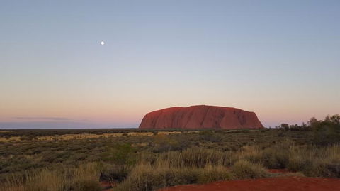 Uluru (Ayers Rock) Sunset With Outback Barbecue Dinner And Star Tour - Accommodation BNB 2