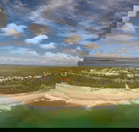 Castaways Beach - Accommodation BNB