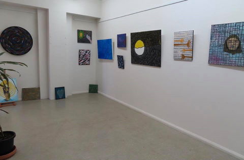 Dragonfly Community Gallery - Accommodation BNB 0