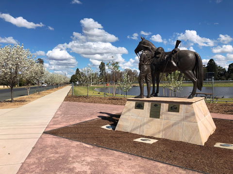 Light Horse Memorial Hay - Accommodation BNB 0
