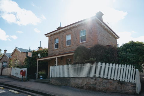 Auburn - Accommodation BNB 2