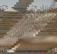 Darke's Grave - Accommodation BNB
