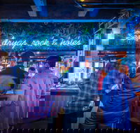 Holey Moley Bayside - Accommodation BNB