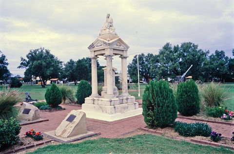 Weeping Mother Memorial - Accommodation BNB 0