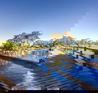 Centenary Lakes Park - Accommodation BNB