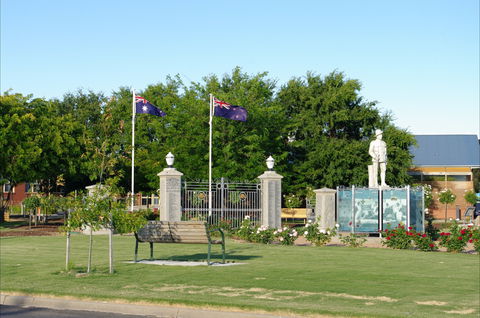 WW1 Memorial Park - Accommodation BNB 1