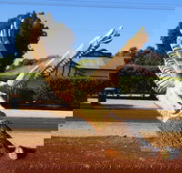 Loxton Tree sculptures - Accommodation BNB