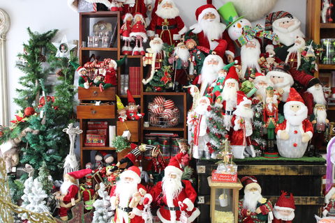 Mrs Claus And Santa - Accommodation BNB 2