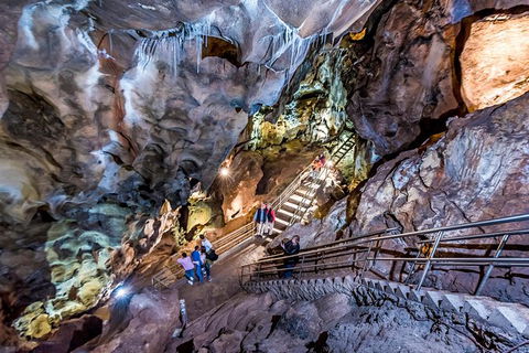 Jenolan Caves: Chifley Cave Tour - Accommodation BNB 3