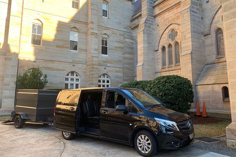 Luxury People Mover Transfer TO Sydney Airport ( 1 - 6 Pax ) - Accommodation BNB 1