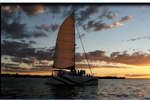 Hervey Bay Champagne Sunset Sail - Accommodation BNB 5