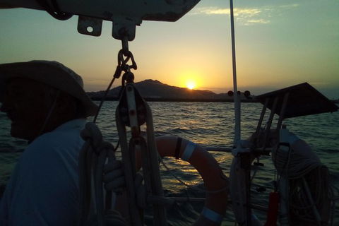 Sailing Boat Overnight Live Aboard Experience Townsville - Accommodation BNB 1
