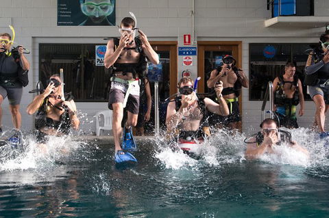 Learn To Scuba Dive: 4 Day Great Barrier Reef PADI Open Water Course Day Trips - Accommodation BNB 11