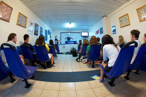 Learn To Scuba Dive: 4 Day Great Barrier Reef PADI Open Water Course Day Trips - Accommodation BNB 6