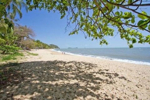 Airport Transfer - Palm Cove, Kewarra Beach & Trinity Beach To Cairns Airport - Accommodation BNB 3