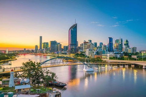 Brisbane Airport Transfers : Brisbane To Brisbane Airport BNE In Luxury Van - Accommodation BNB 6