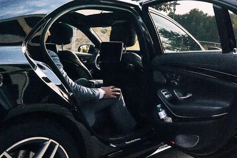 Departure Private Transfers: Adelaide To Adelaide Airport ADL In Business Car - Accommodation BNB 4