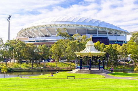 Departure Private Transfers: Adelaide To Adelaide Airport ADL In Business Car - Accommodation BNB 8