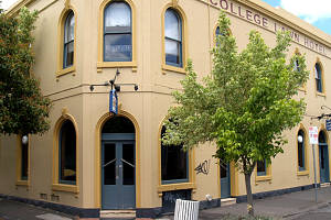 The College Lawn Hotel - Accommodation BNB 0