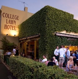 The College Lawn Hotel - Accommodation BNB 1