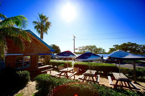 Hadleys Hotel - Accommodation BNB 1
