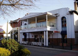 Mount Pleasant Hotel - Accommodation BNB 1