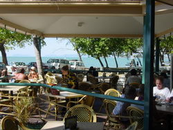 Apres Beach Bar & Grill - Palm Cove - Accommodation BNB 2
