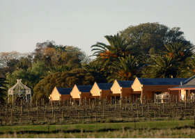 Tuileries Rutherglen Restaurant & Accommodation - Accommodation BNB 0
