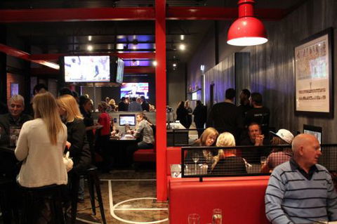 The Sporting Globe Bar & Grill - Accommodation BNB 1