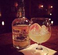 Sneaky Tony's - Accommodation BNB