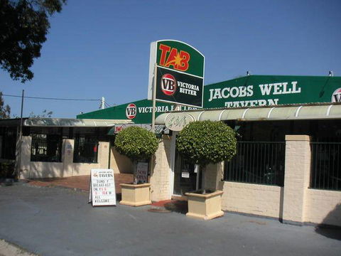 Jacobs Well Bayside Tavern - Accommodation BNB 0