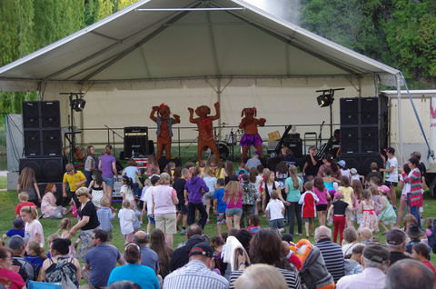 Regional Australia Bank Inverell Sapphire City Festival - Accommodation BNB 1