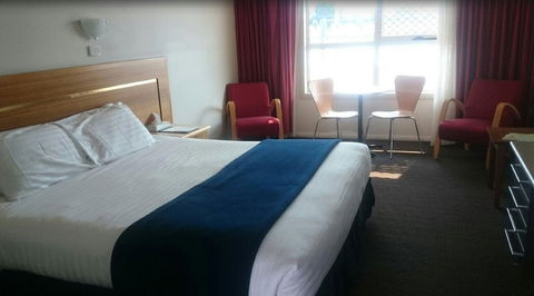 Edgewater Hotel - Accommodation BNB 2