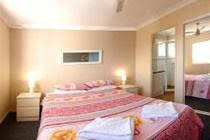 Shaz Maisons Apartments - Accommodation BNB 2