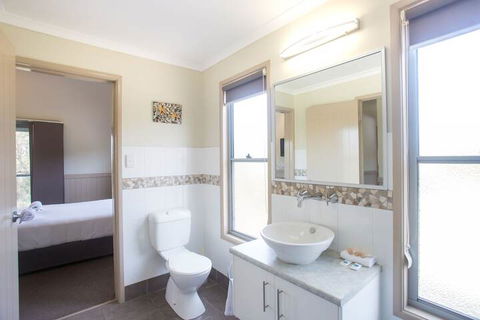 Halifax Holiday Park - Accommodation BNB 7