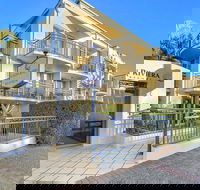 Golden Riviera Beach Resort - Accommodation BNB