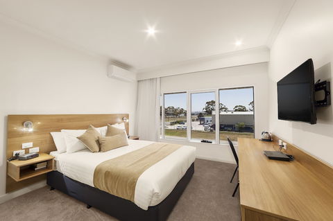 Ciloms Airport Lodge - Accommodation BNB 6