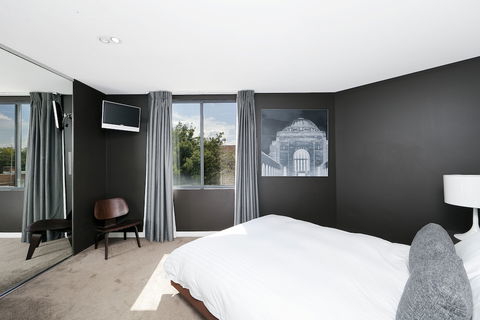 Astra Apartments - The Griffin - Accommodation BNB 5