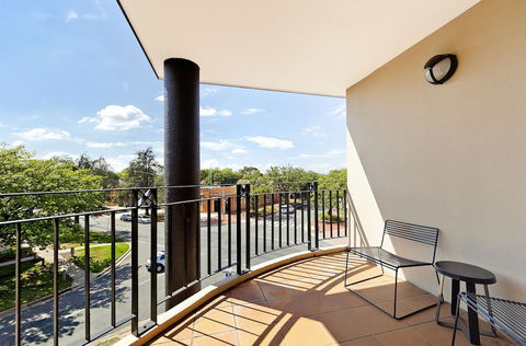 Astra Apartments - The Griffin - Accommodation BNB 6