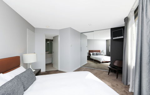 Astra Apartments - The Griffin - Accommodation BNB 4