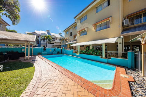 Cairns Queens Court - Accommodation BNB 4
