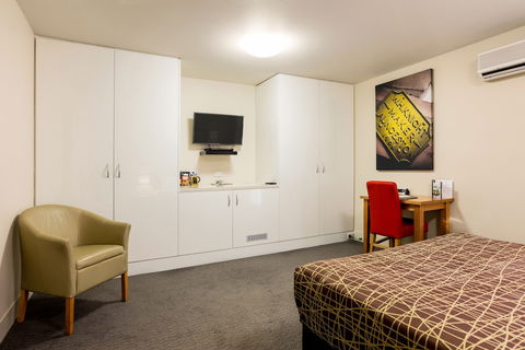 Old Woolstore Apartment Hotel - Accommodation BNB 5
