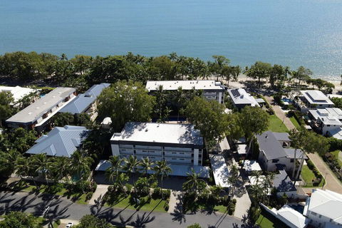 Agincourt Beachfront Apartments - Accommodation BNB 1