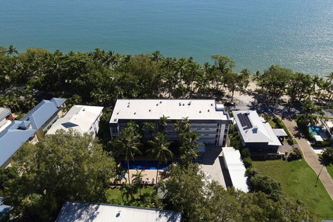 Agincourt Beachfront Apartments - Accommodation BNB 3