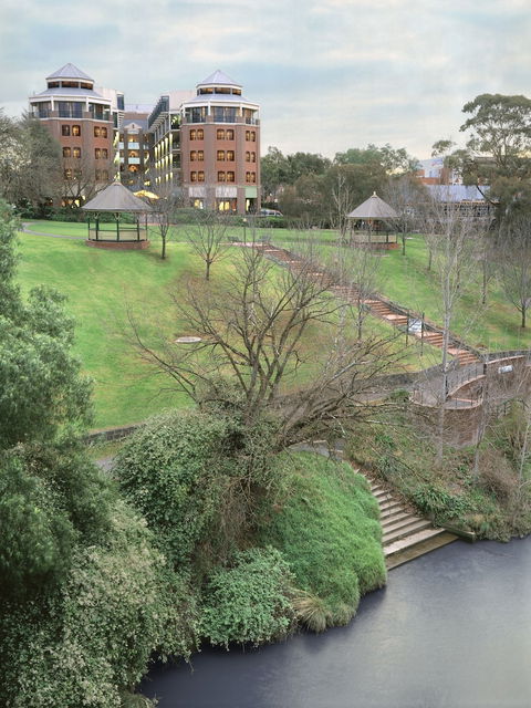 Amora Hotel Riverwalk Melbourne - Accommodation BNB 3