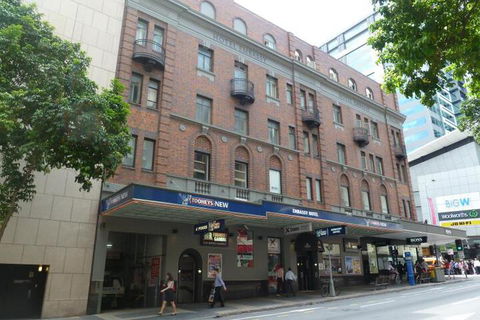 Base Brisbane Embassy - Accommodation BNB 6