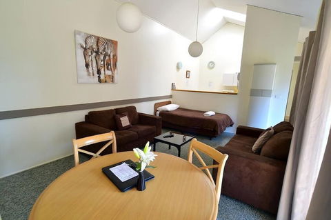 Executive Hideaway Motel - Accommodation BNB 6