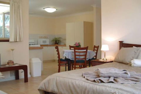 The Nosh & Nod - Avon Terrace - Accommodation BNB 4